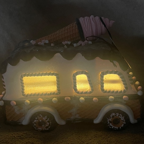 Candy Corn Lane LED Lighted Halloween Gingerbread Ice Cream Van - Picture 8 of 9